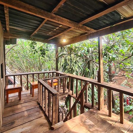 Ratanakiri Homestay & Jungle Trek Banlung Екстер'єр фото