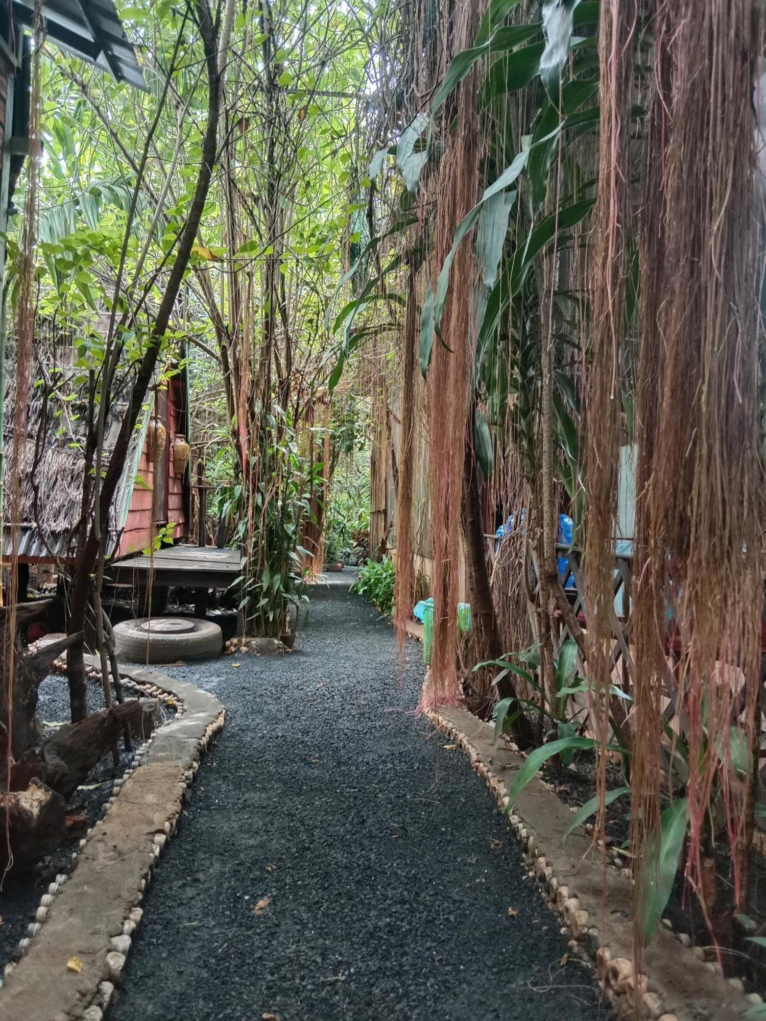 Ratanakiri Homestay & Jungle Trek Banlung Екстер'єр фото