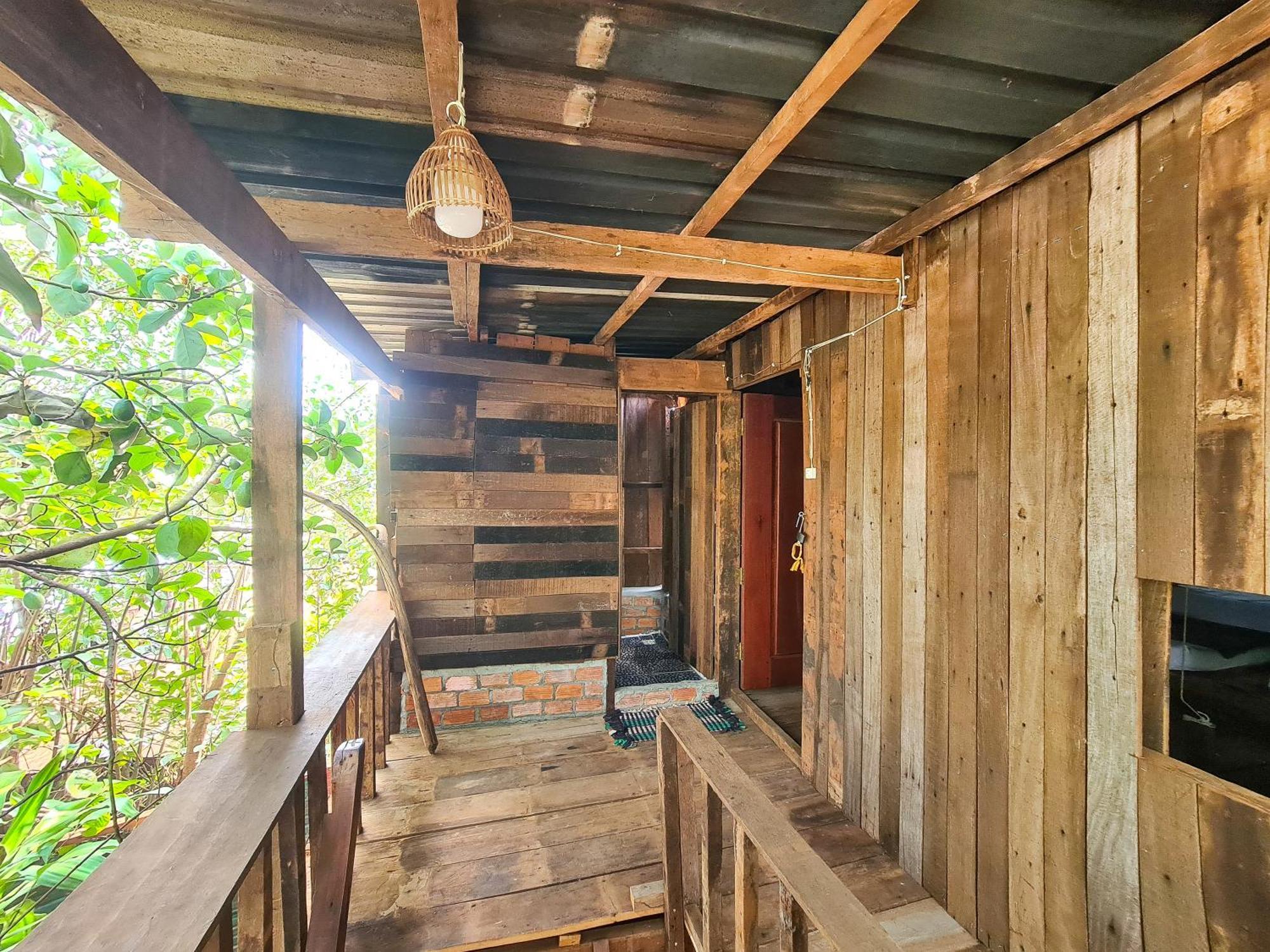 Ratanakiri Homestay & Jungle Trek Banlung Екстер'єр фото