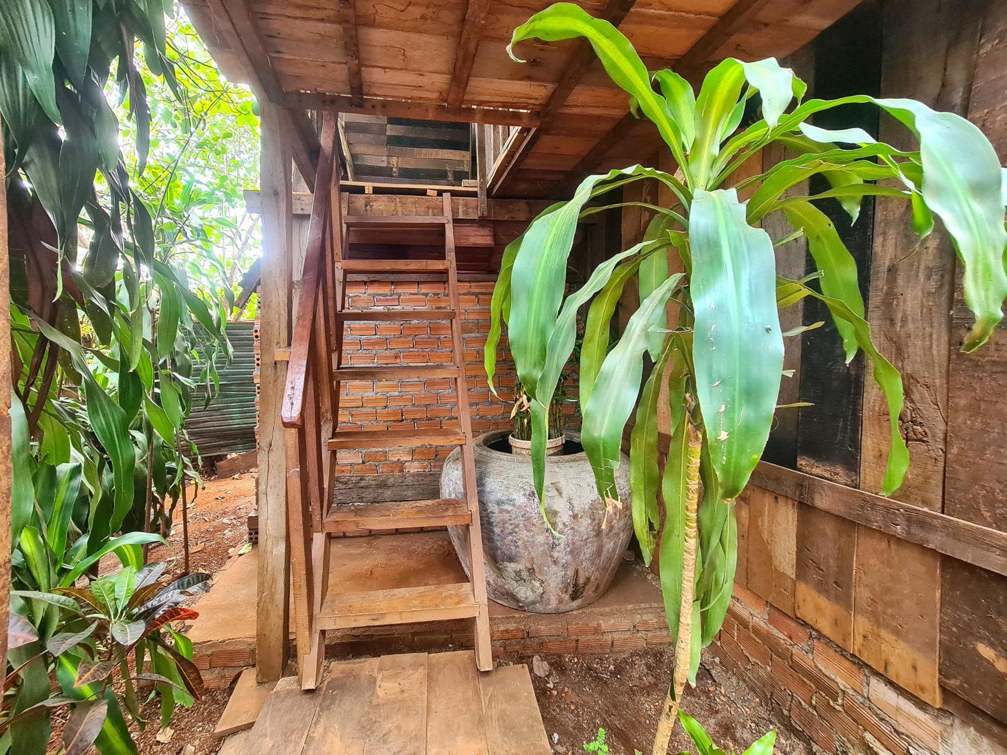 Ratanakiri Homestay & Jungle Trek Banlung Екстер'єр фото