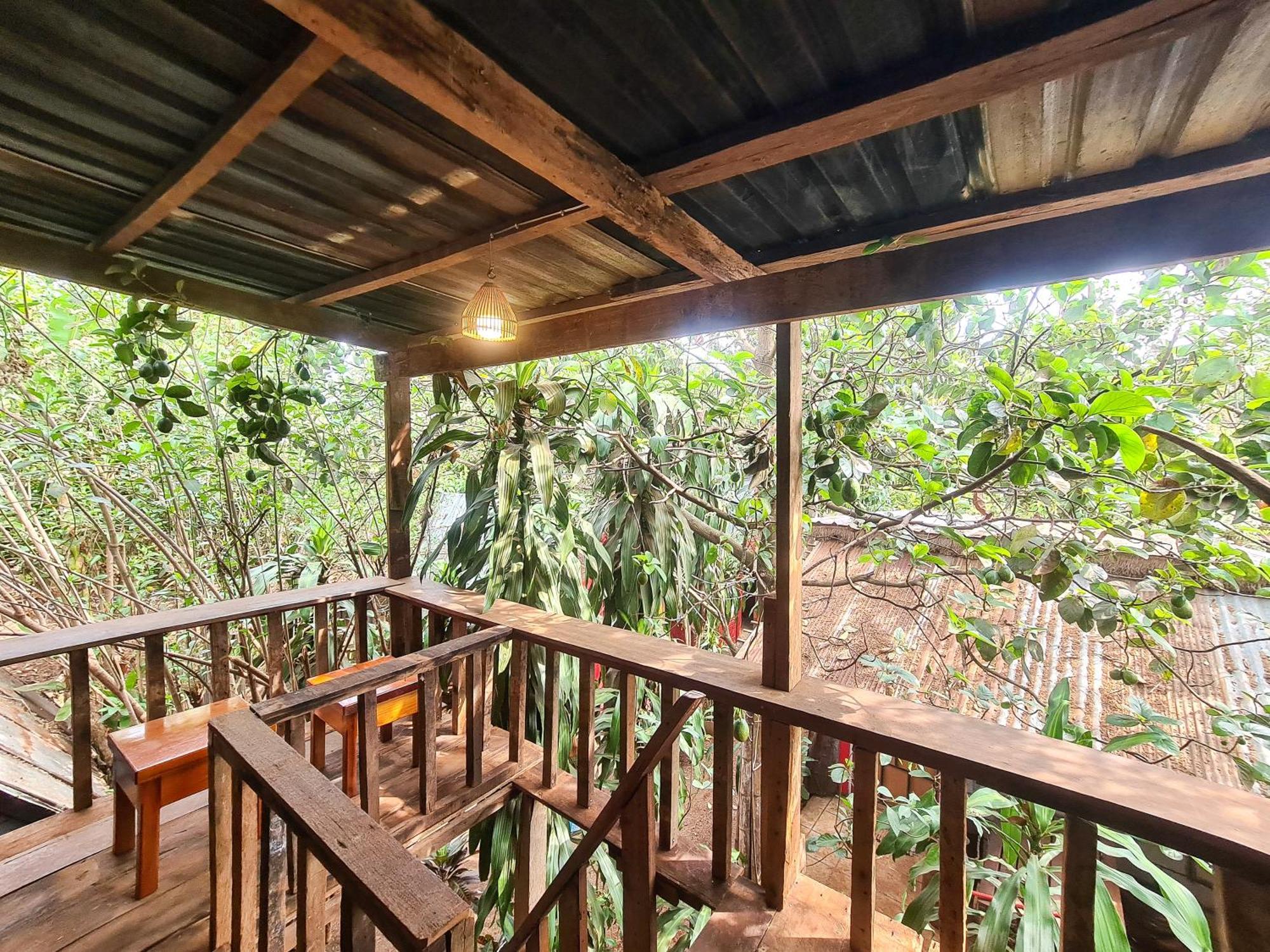 Ratanakiri Homestay & Jungle Trek Banlung Екстер'єр фото